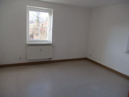 2-Raum-Wohnung im Grünen, 51,10 m² Wohnfläche – Keller – Dachboden – PKW-Stellplatz - Photo 2