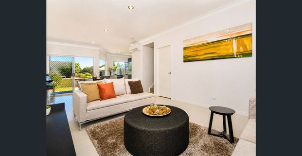 Low-Maintenance Living Near Westfield Carindale - Photo 1