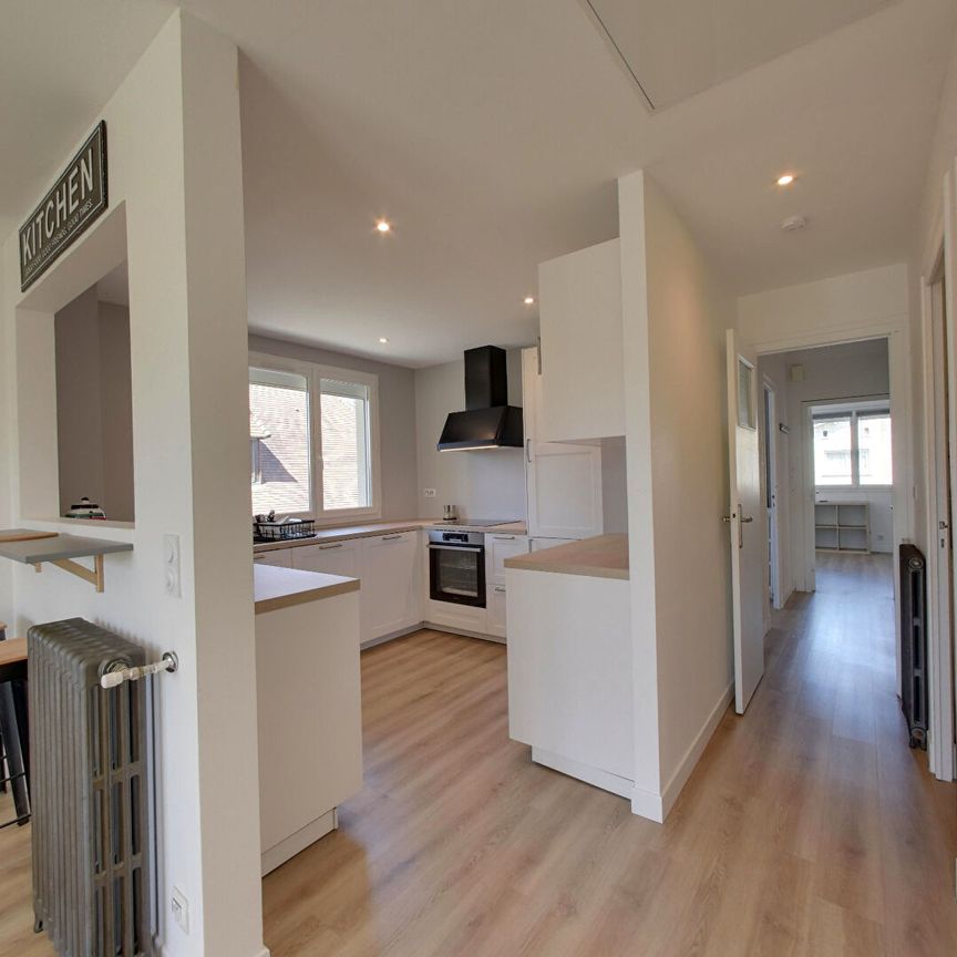 T4 à l'etage d'une maison avec balcon, cave et cour privative, - Photo 1
