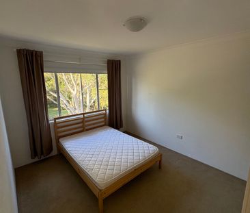 Willoughby - Photo 2