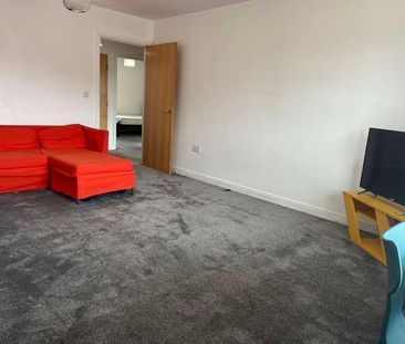 Bed // Student Flat // Aug, LN5 - Photo 3