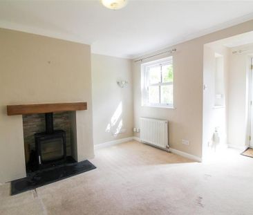 2 bedroom end of terrace house to rent - Photo 2