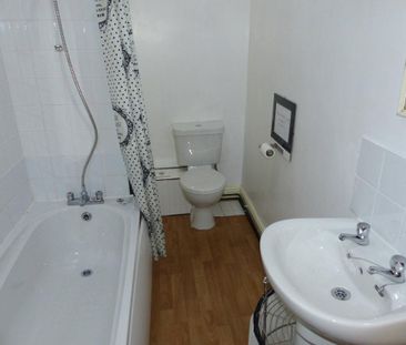 2 bedroom terraced house to rent - Photo 6