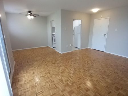 421 West Street, Orillia - Photo 2