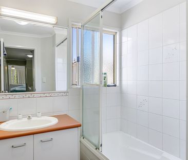 Share Accommodation – 2 & 3 BDR Fully Furnished Villas – Walk to Uni!! - Photo 2