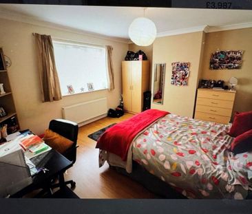 8 bedroom property to rent - Photo 6