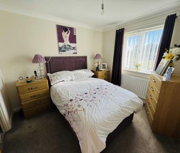 4 bedroom detached house to rent - Photo 2