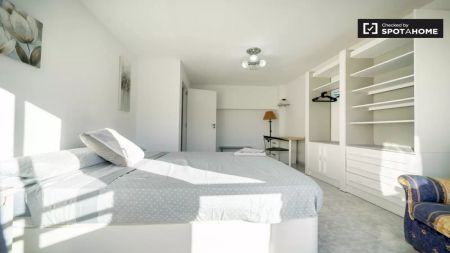 Room for rent in 5-bedroom apartment in La Malva-Rosa - Foto 3