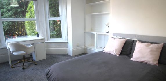 Flat 1, 7 Kelso Road, LS2 9PR, Leeds - Photo 2