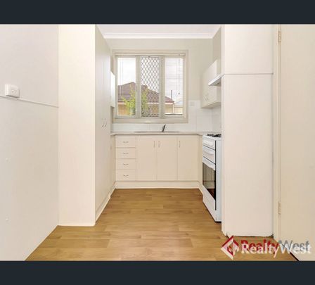 5 Crellin Way, Cloverdale, WA 6105 - Photo 1