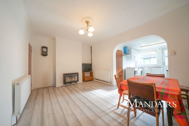 Queens Walk, Woodston, Peterborough - Photo 1