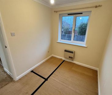 2 bedroom end of terrace house to rent - Photo 3