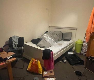 7 bedroom private hall to rent - Photo 3