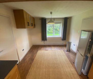 2 bedroom detached bungalow to rent - Photo 5