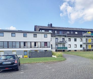 Helle 2 Zimmer Wohnung (Hochpaterre) zur Miete mit Balkon in ruhiger Wohngegend! - Foto 2