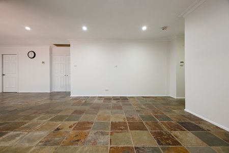 Well Proportioned 3 Bedroom Home in the heart of Sydenham - Photo 5