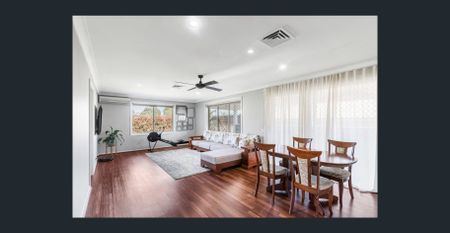 Delightful 3-Bedroom House, Perfectly Blends for Your Convenience! - Photo 2