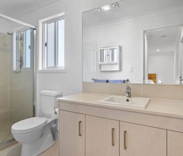 Modern, Low Maintenance & Convenient Living! A Truly Beautiful Fami... - Photo 4