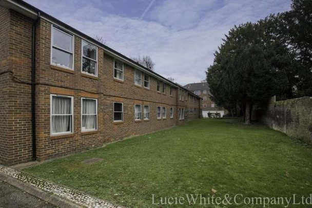 Meudon Court, Surbiton, KT6 - Photo 1