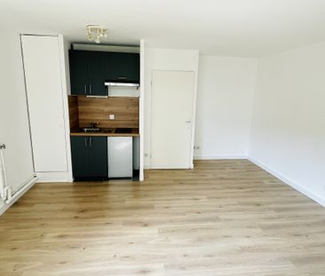 Studio - 25 m2 - Parking - Proche Centre Ville - Photo 2