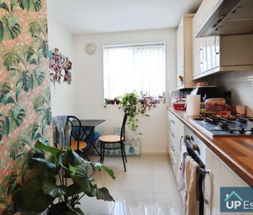 3 bedroom end of terrace house to rent - Photo 4