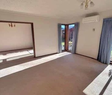 AMBERLEY - THREE BEDROOM, BATHROOM, DOUBLE GARAGE - Photo 2