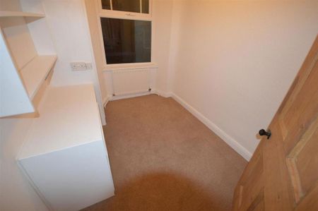 3 bedroom detached house to rent - Photo 3