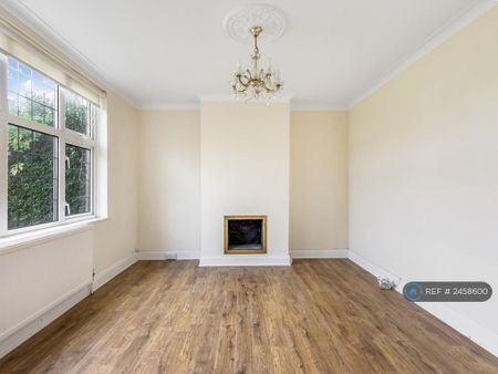 4 bedroom semi-detached house to rent - Photo 3