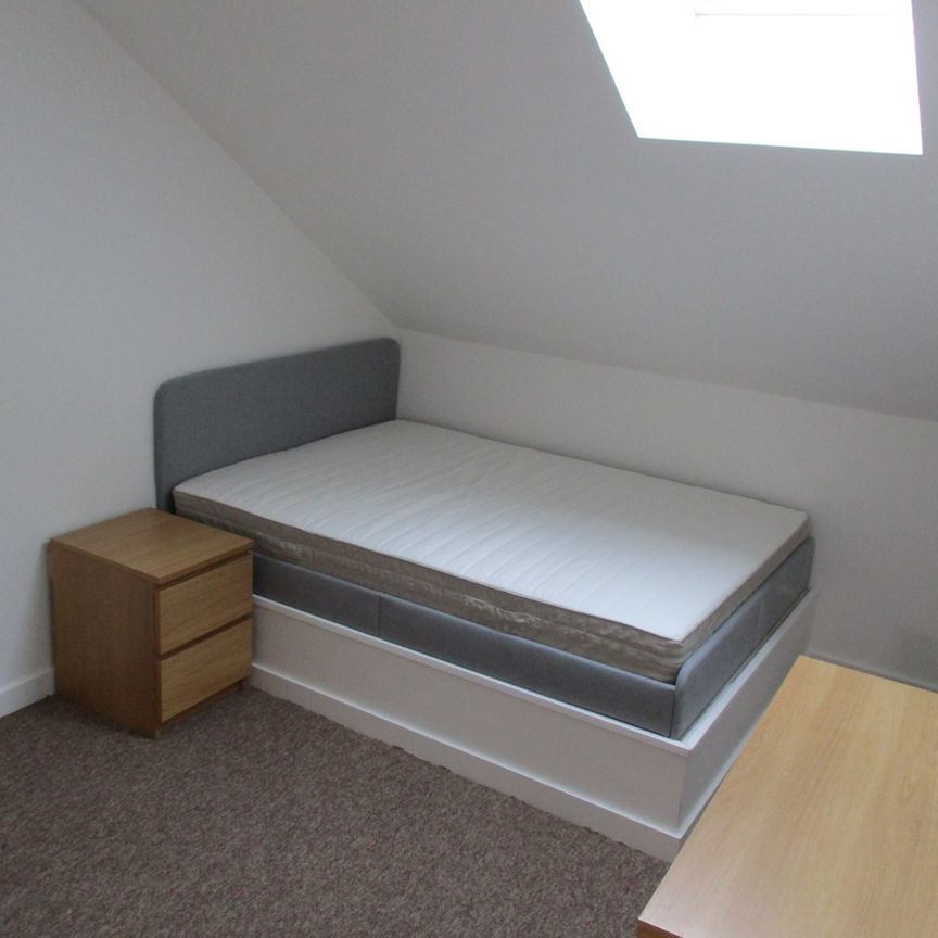 2 Bed Flat, Ninetree Hill, BS1 - Photo 1