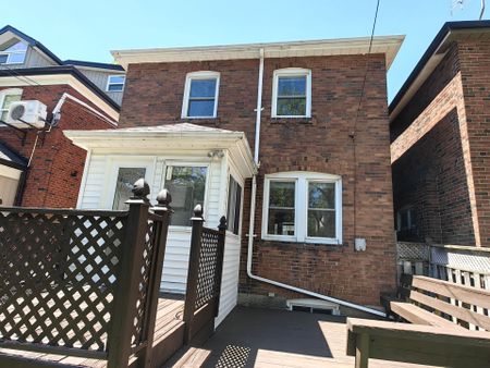 For Lease - 133 Heddington Avenue, Toronto, Ontario - Photo 2