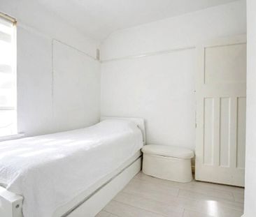 4 bedroom terraced house to rent - Photo 6