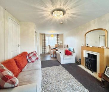 3 bedroom detached house to rent - Photo 2