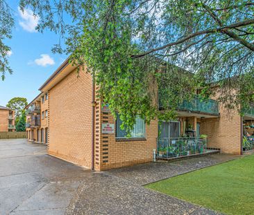 Convenient Locale - Minutes from Penrith Westfield & Nepean Hospital! - Photo 6