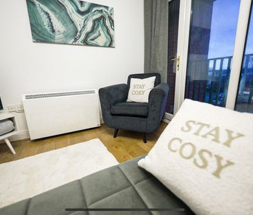 2 Bed Flat, Birch Lane, M13 - Photo 1