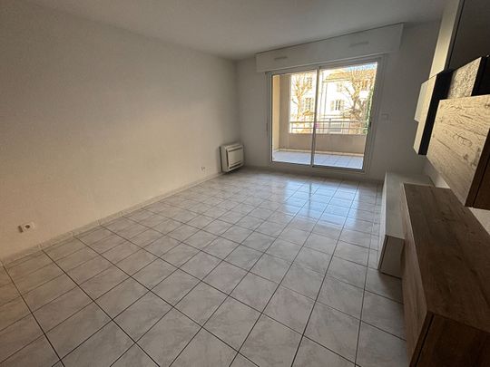 Location Appartement 2 pièces 45m² NIMES 30000 - Photo 1