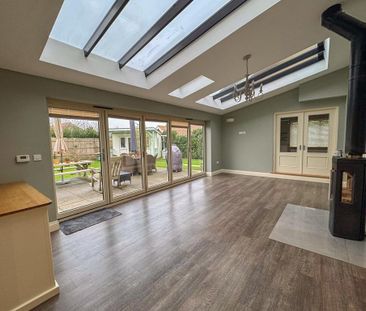 4 bedroom detached house to rent - Photo 5