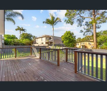 2/82 Eugaree Street, Southport, Qld 4215 - Photo 5