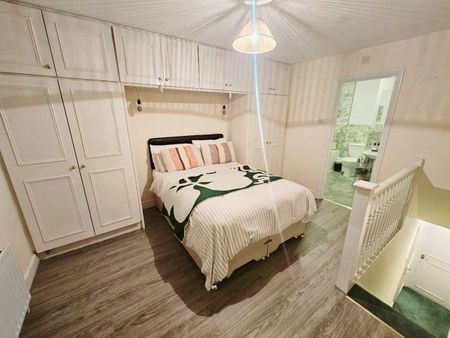 2 Bed Flat, Carminia Road, SW17 - Photo 4