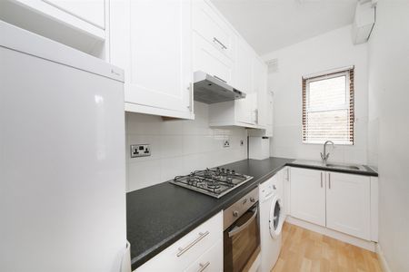 2 Bed Flat, Rosendale Road, SE21 - Photo 3