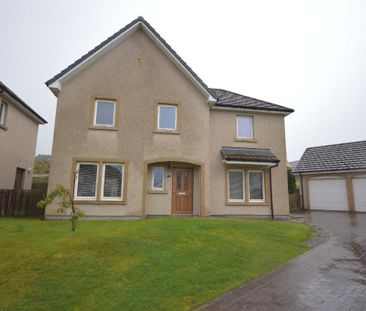 4 bedroom detached house to rent - Photo 2