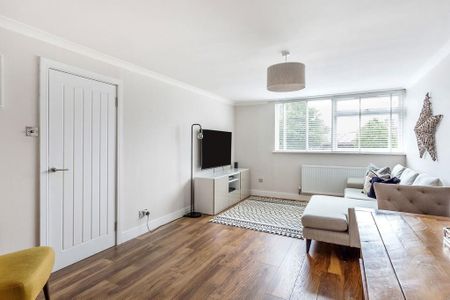 2 bedroom flat to rent - Photo 2