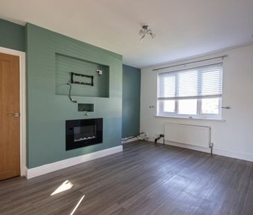 3 bedroom semi-detached house to rent - Photo 2