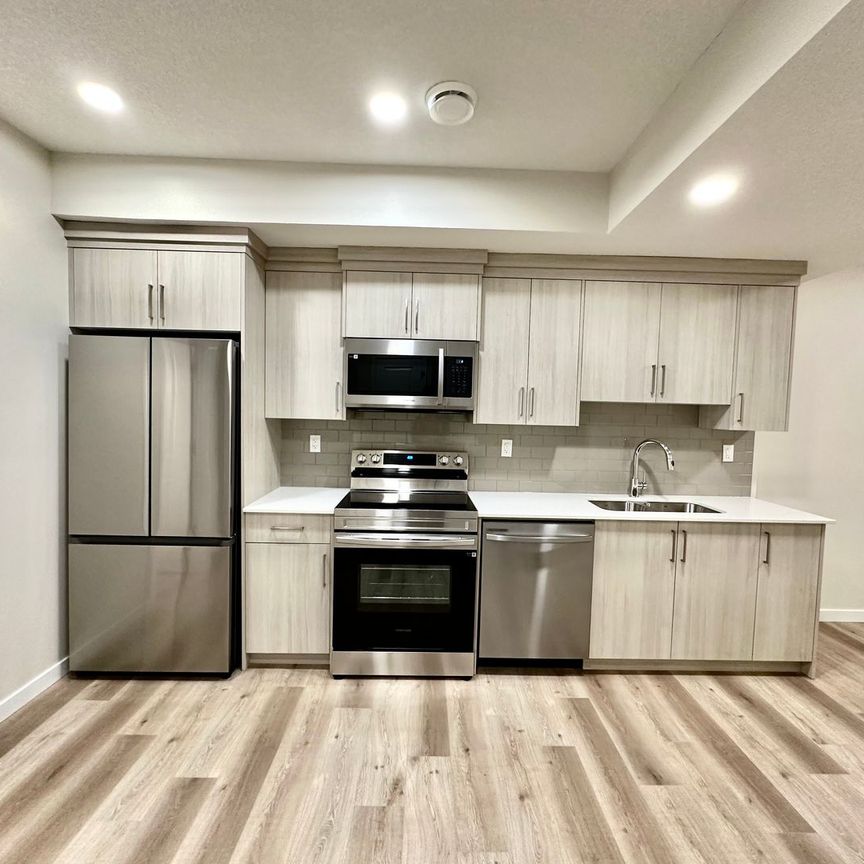 2207 Muckleplum Crescent SW - Photo 1