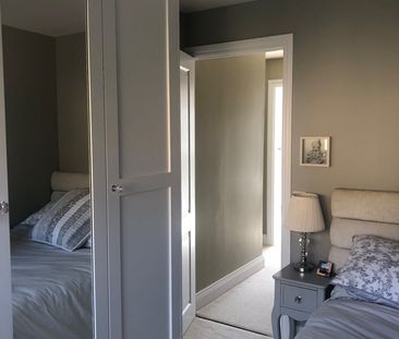 2 Bed Maisonette, Falcon Way, E14 - Photo 6