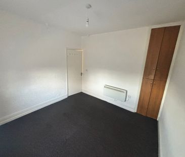 2 bed Apartment - To Let - Photo 2