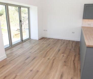 1 bedroom bungalow to rent - Photo 2