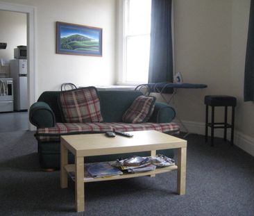 Empire Boarding House - Heart of Petone - Photo 3