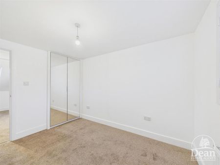 3 bedroom semi-detached bungalow to rent - Photo 5