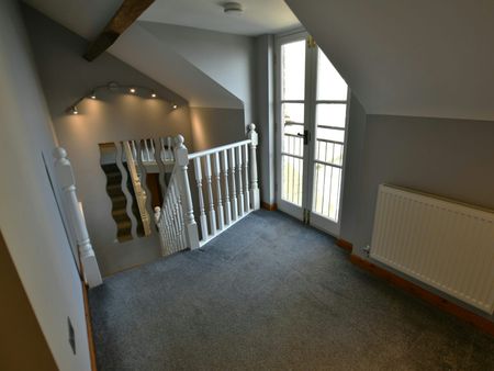 Barn Conversion to rent on - Photo 3