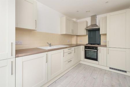 3 bedroom terraced house to rent - Photo 5